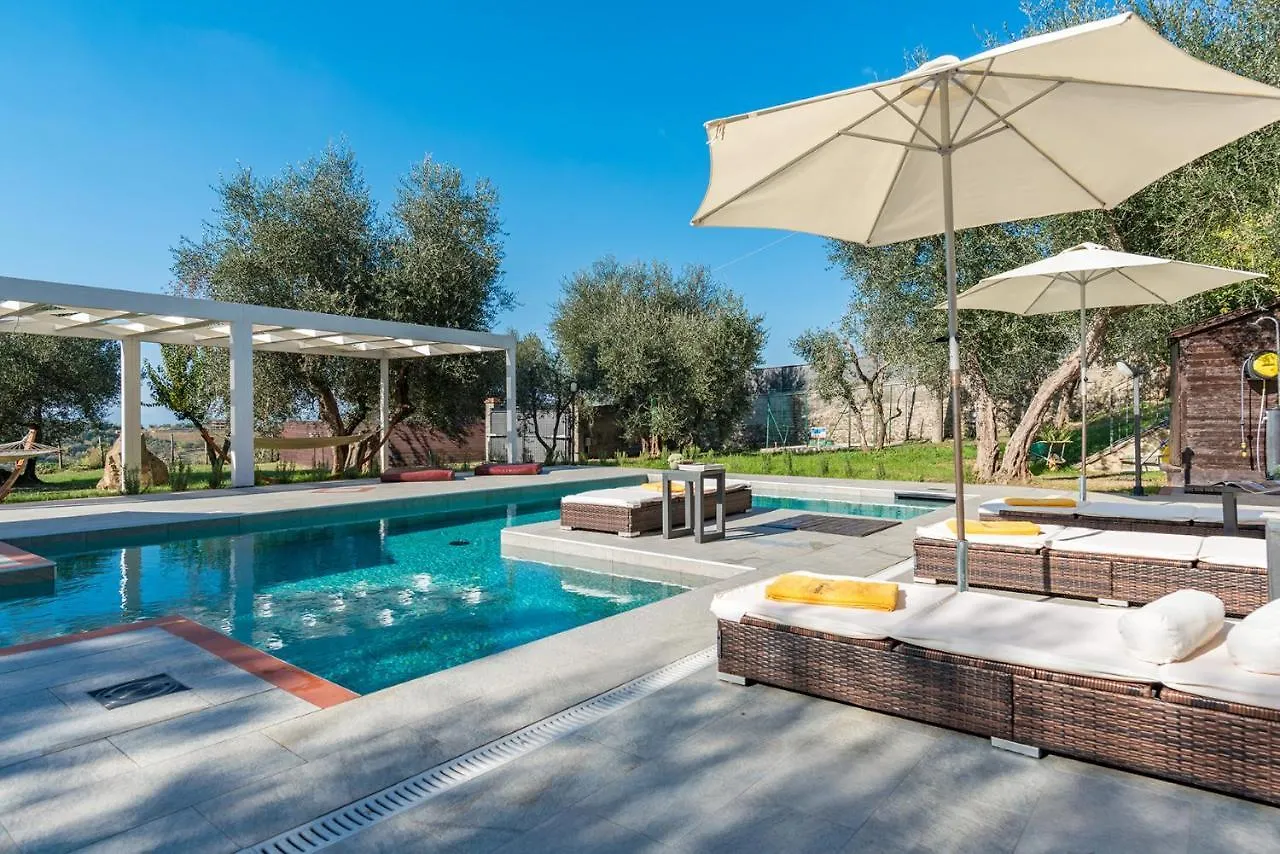 Casale Montegiovi 6, Emma Villas